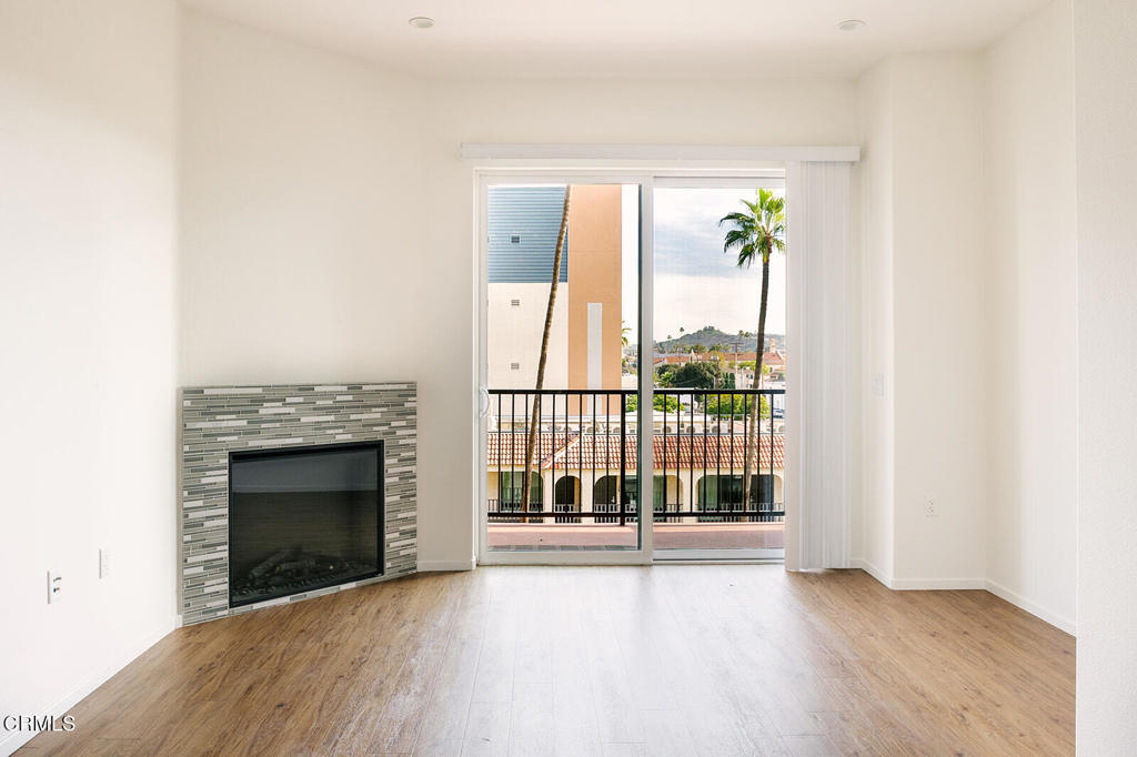 124 W Colorado Street 406