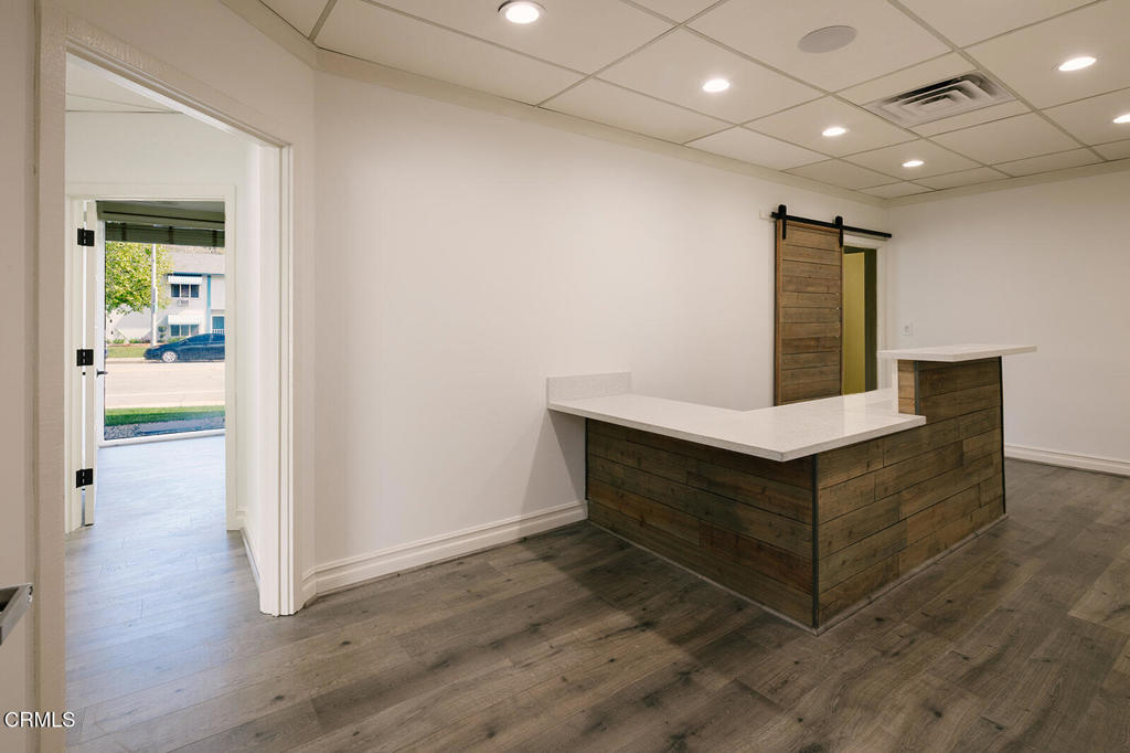 2505 Canada Boulevard 1