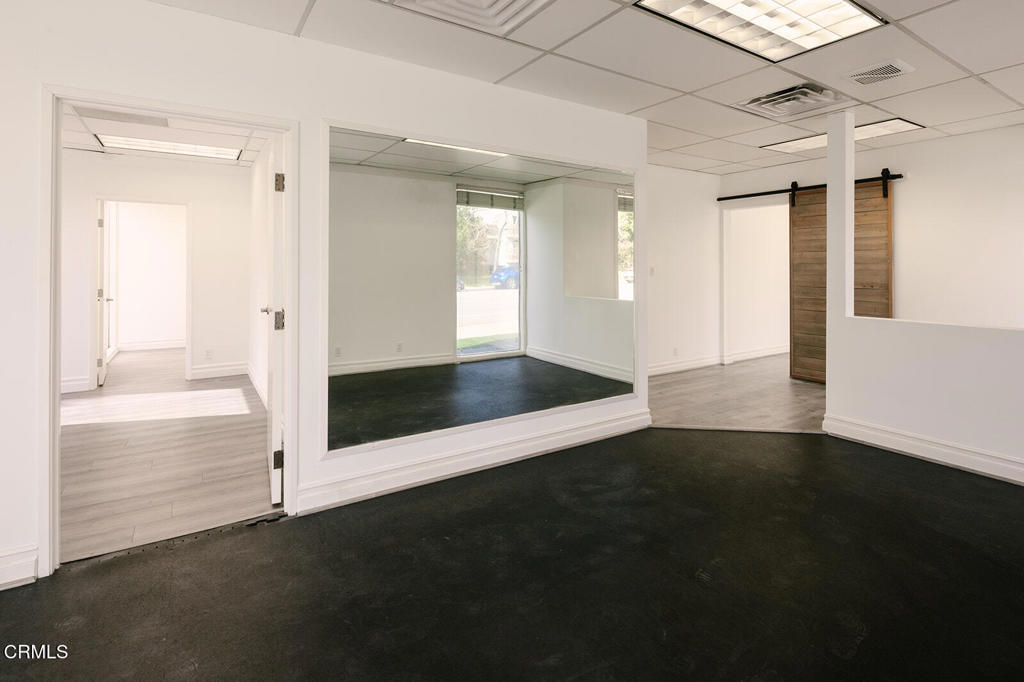 2505 Canada Boulevard 1