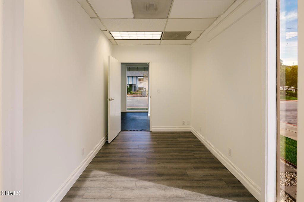 2505 Canada Boulevard 1