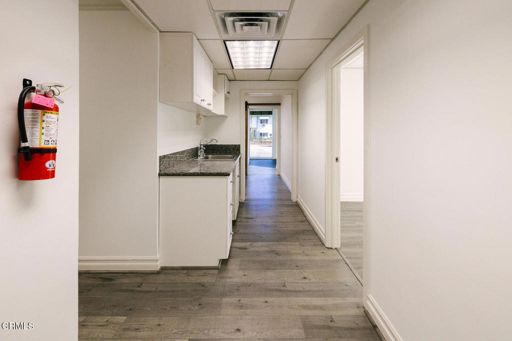 2505 Canada Boulevard 1