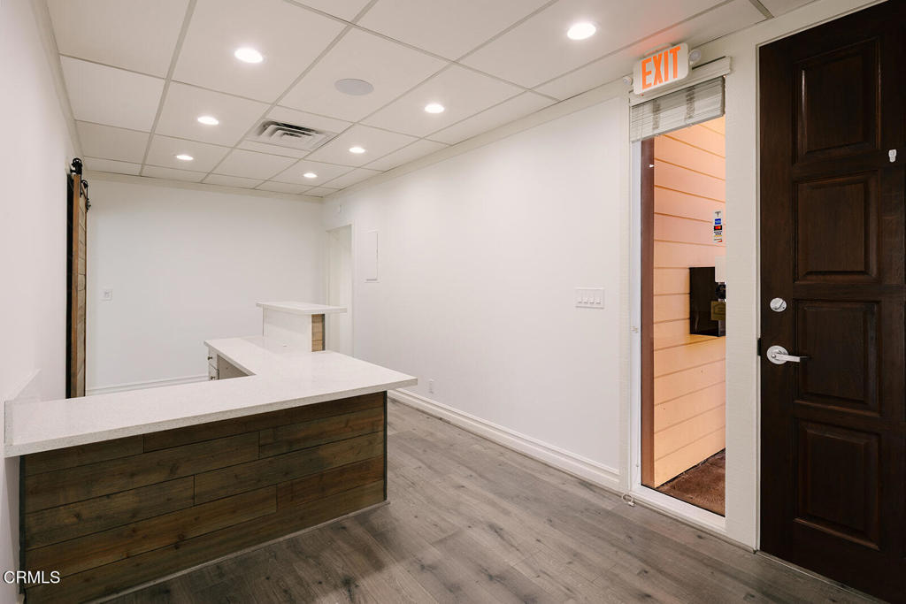 2505 Canada Boulevard 1