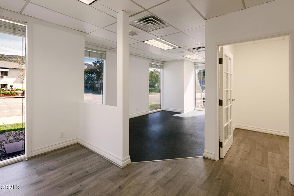 2505 Canada Boulevard 1