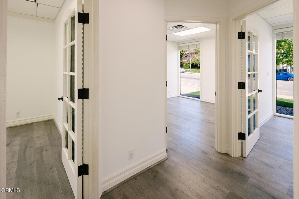 2505 Canada Boulevard 1