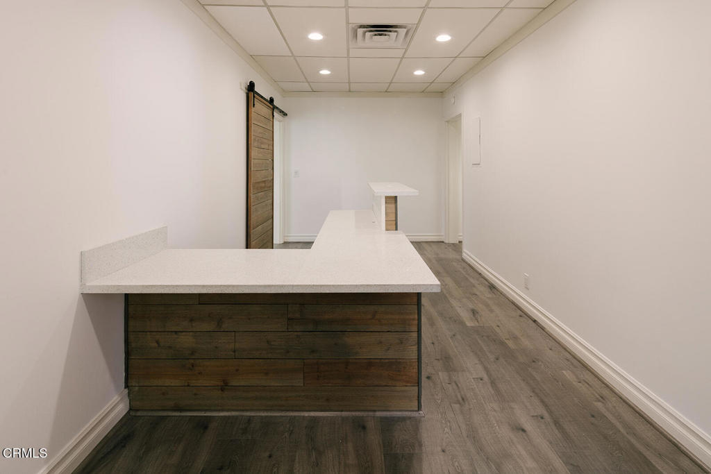 2505 Canada Boulevard 1