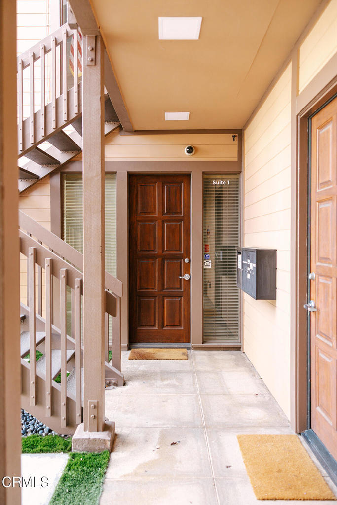 2505 Canada Boulevard 1