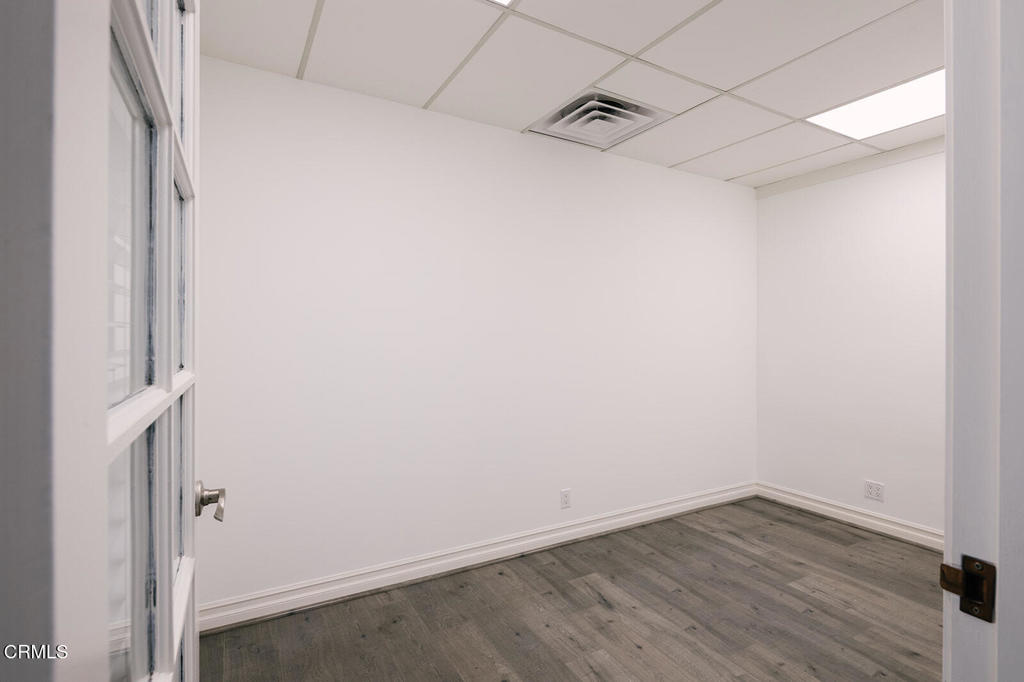 2505 Canada Boulevard 1