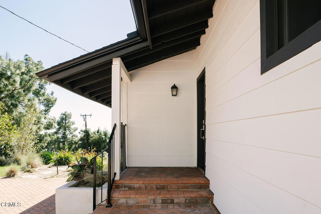 5447 Rock Castle Drive