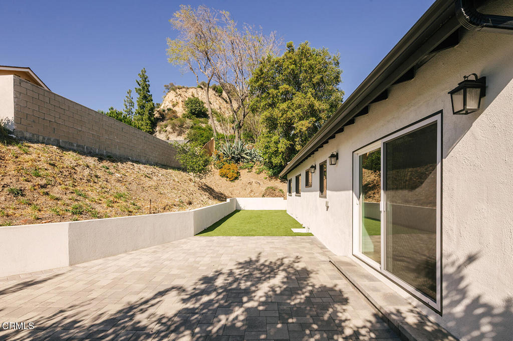 5447 Rock Castle Drive