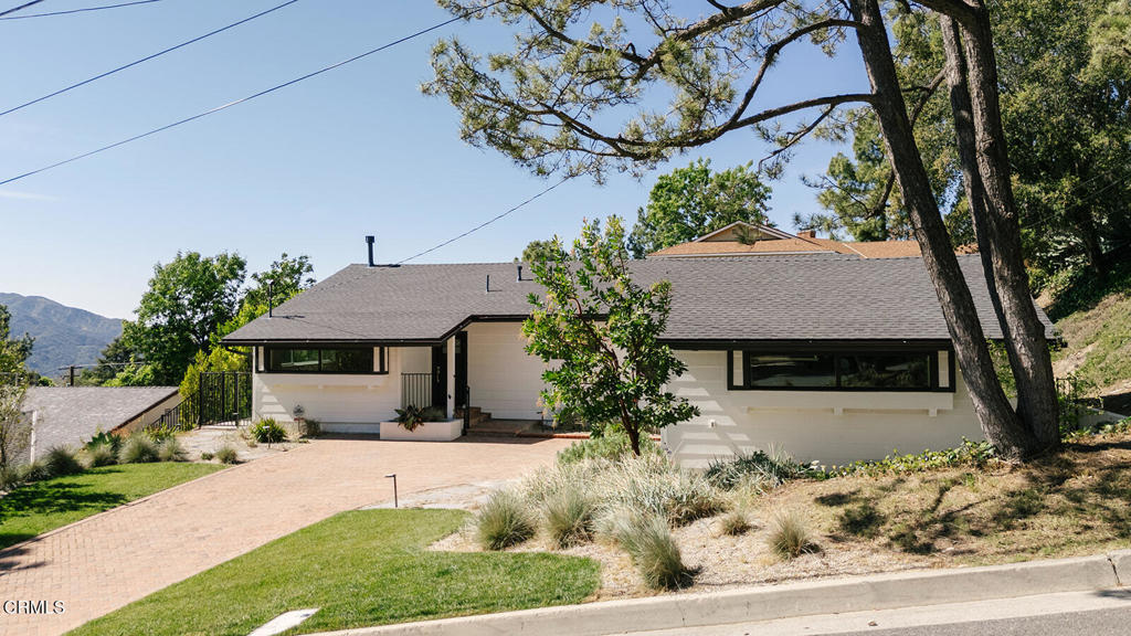 5447 Rock Castle Drive