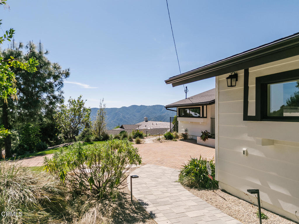 5447 Rock Castle Drive