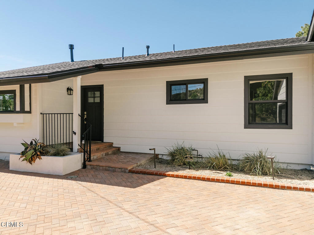 5447 Rock Castle Drive