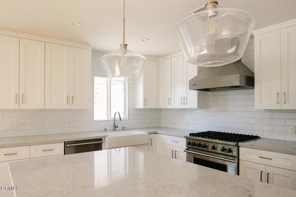 5447 Rock Castle Drive