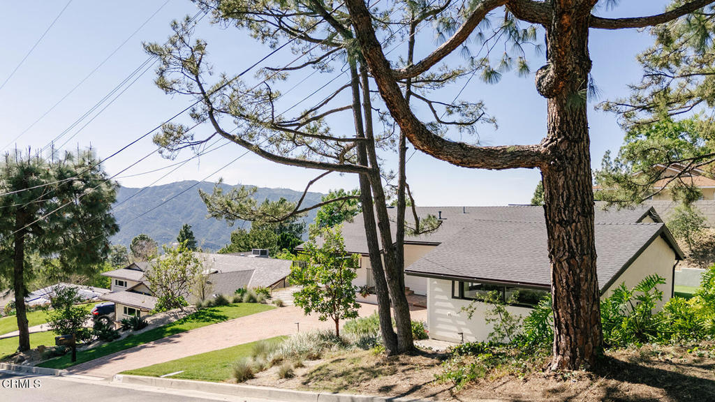 5447 Rock Castle Drive