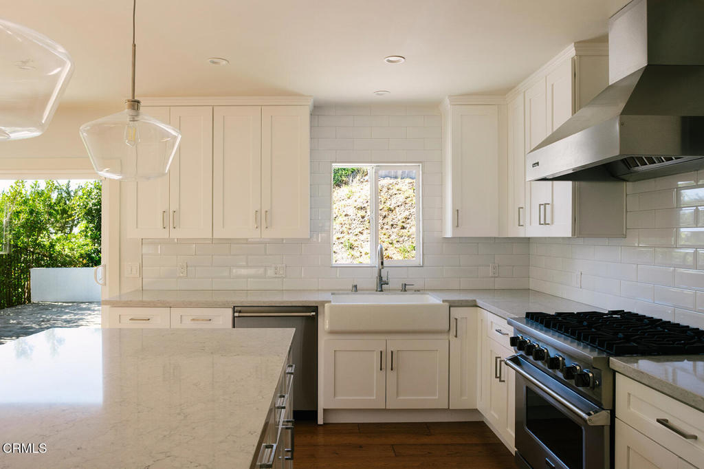 5447 Rock Castle Drive