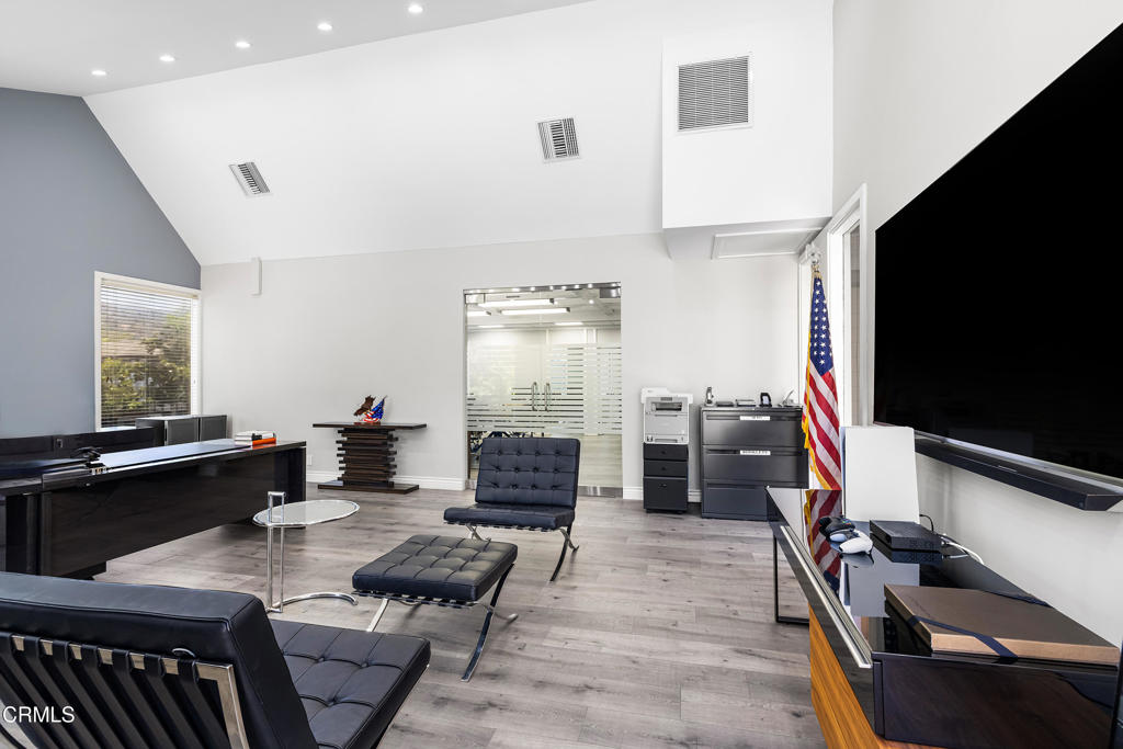 2505 Canada Boulevard