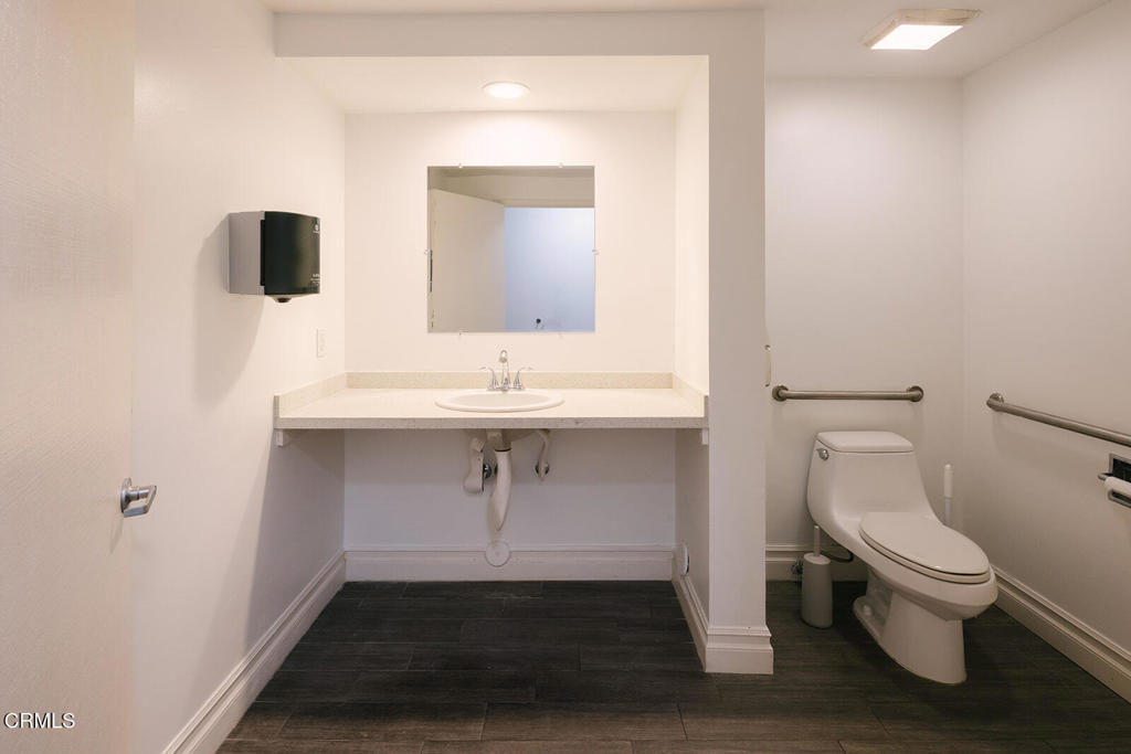 2505 Canada Boulevard