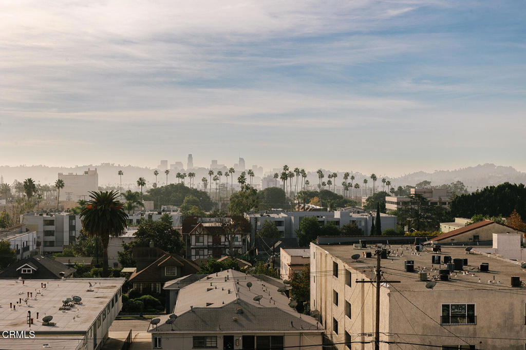 124 W Colorado Street 203