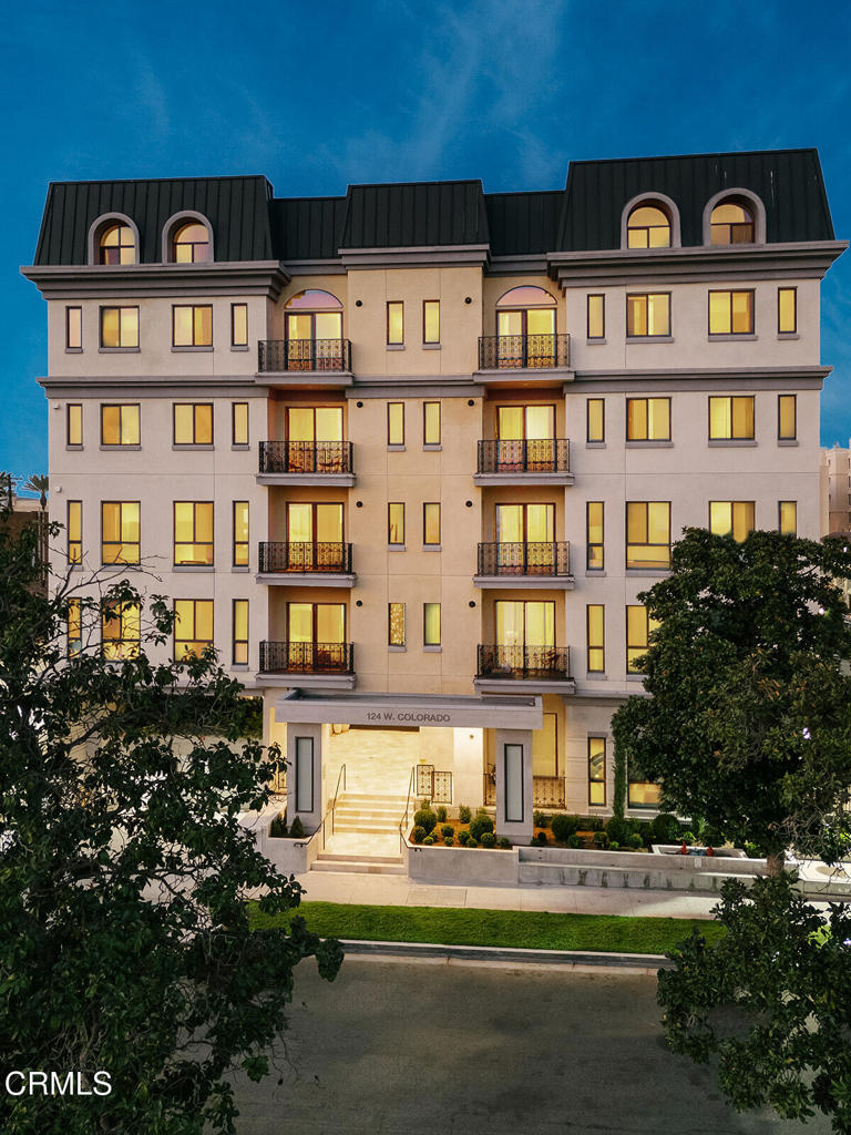 124 W Colorado Street 203