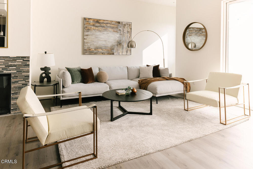 124 W Colorado Street 301