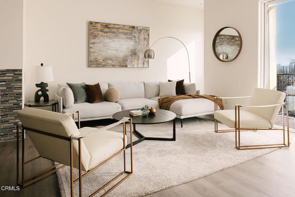 124 W Colorado Street 301