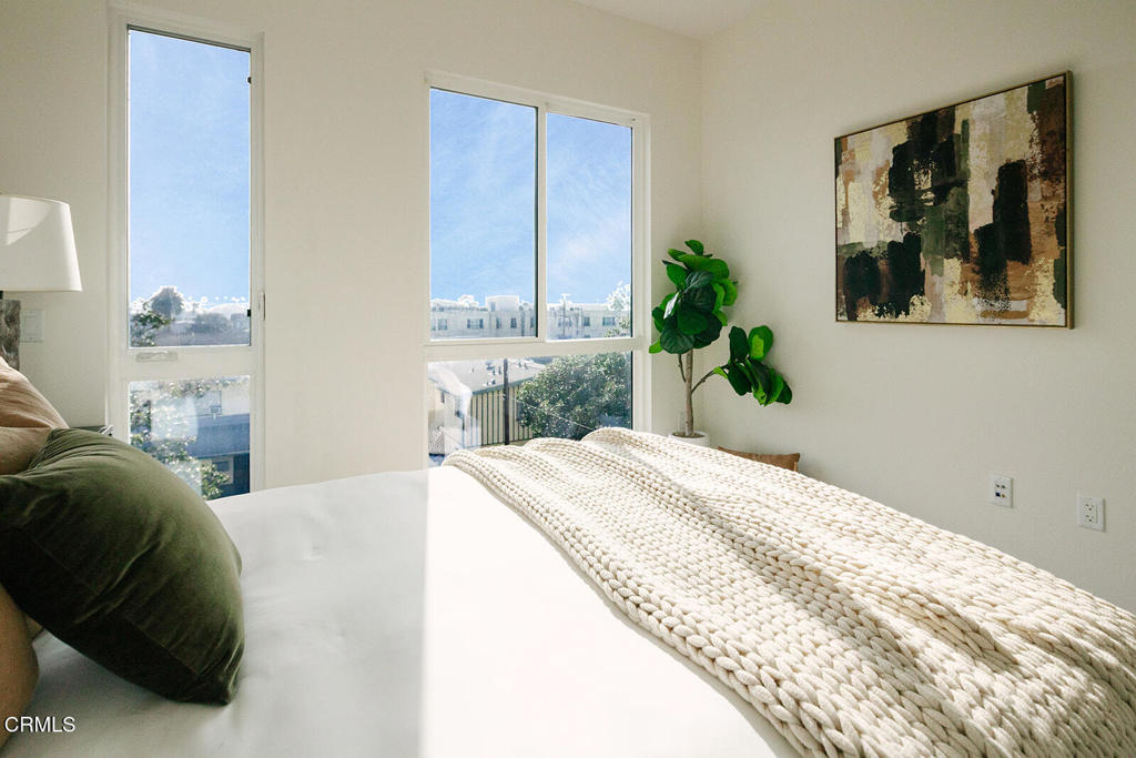 124 W Colorado Street 301