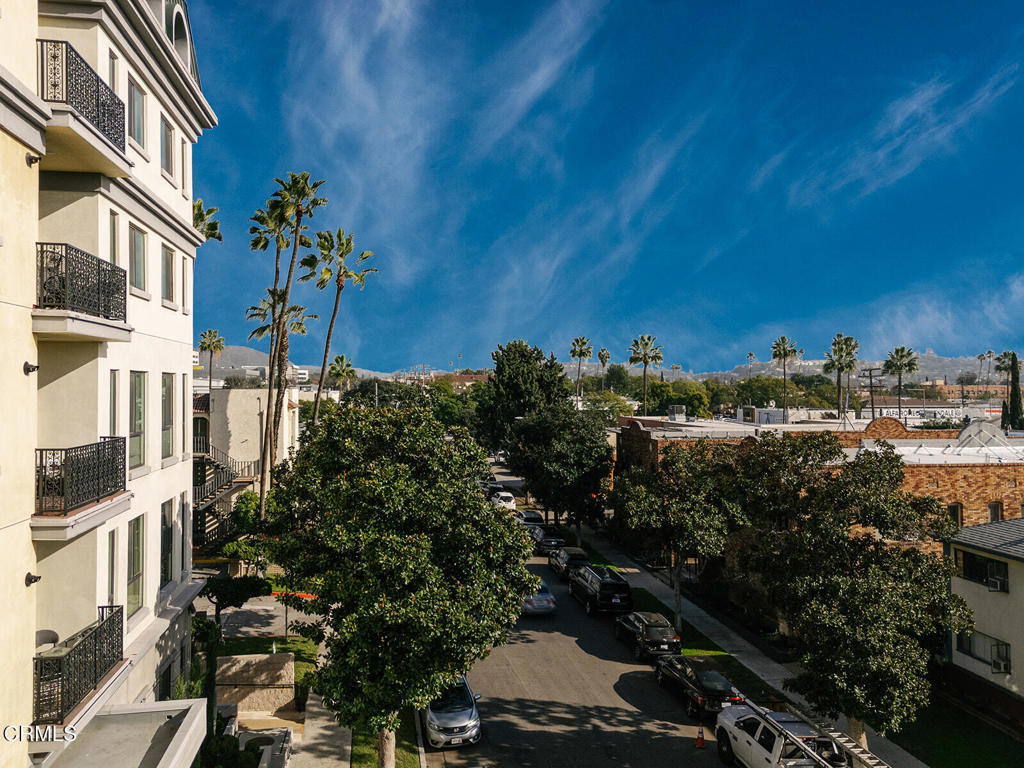 124 W Colorado Street 405