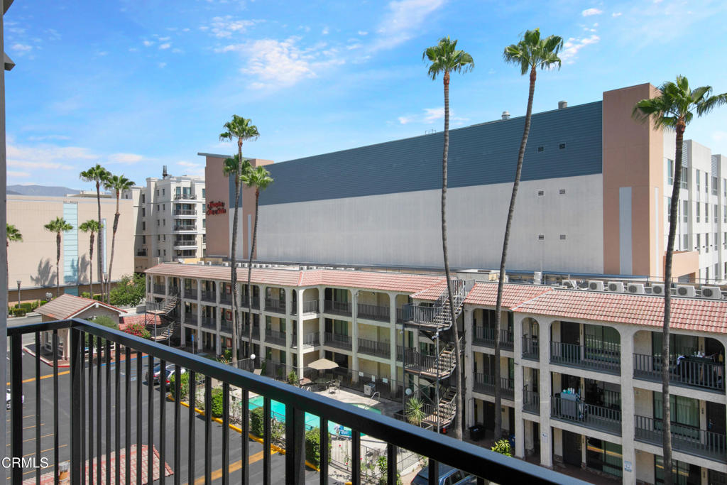 124 W Colorado Street 405
