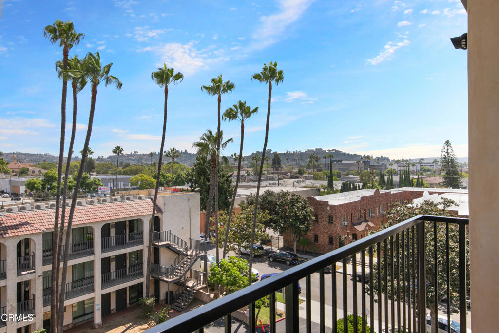 124 W Colorado Street 405