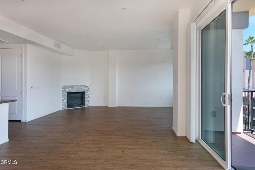 124 W Colorado Street 405