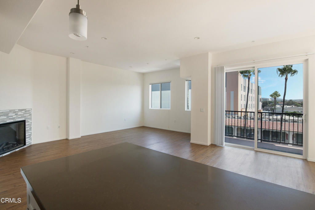 124 W Colorado Street 405