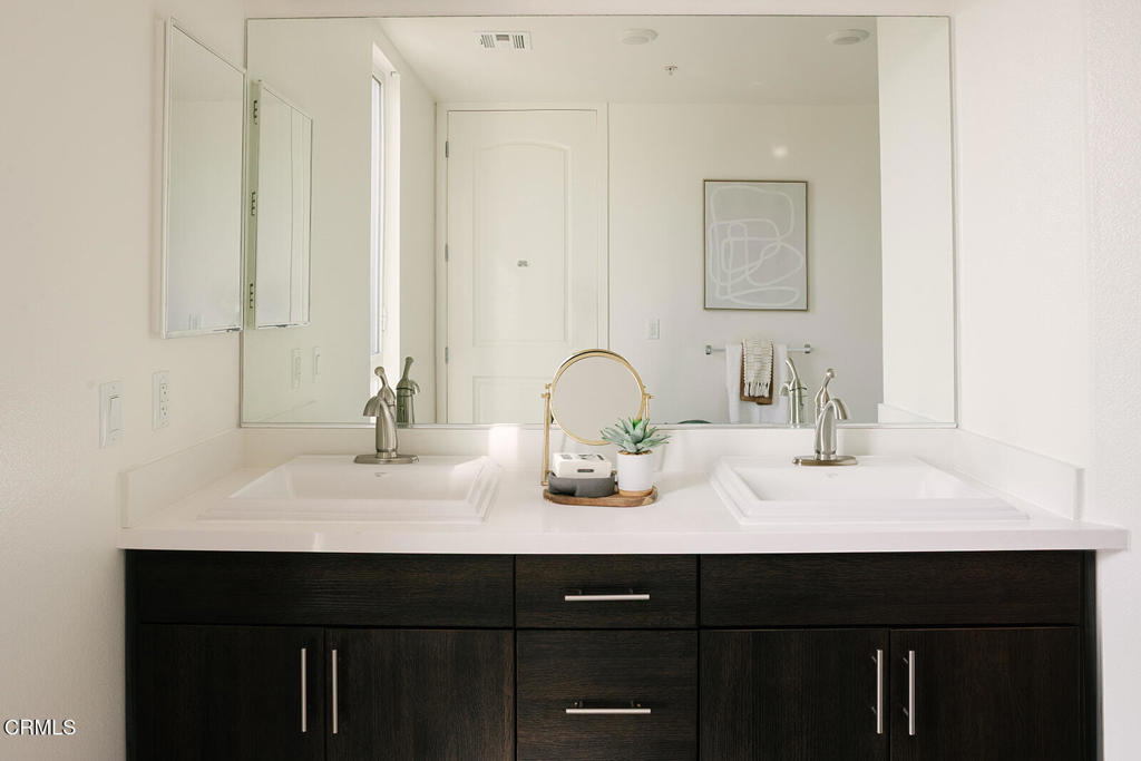 124 W Colorado Street 405