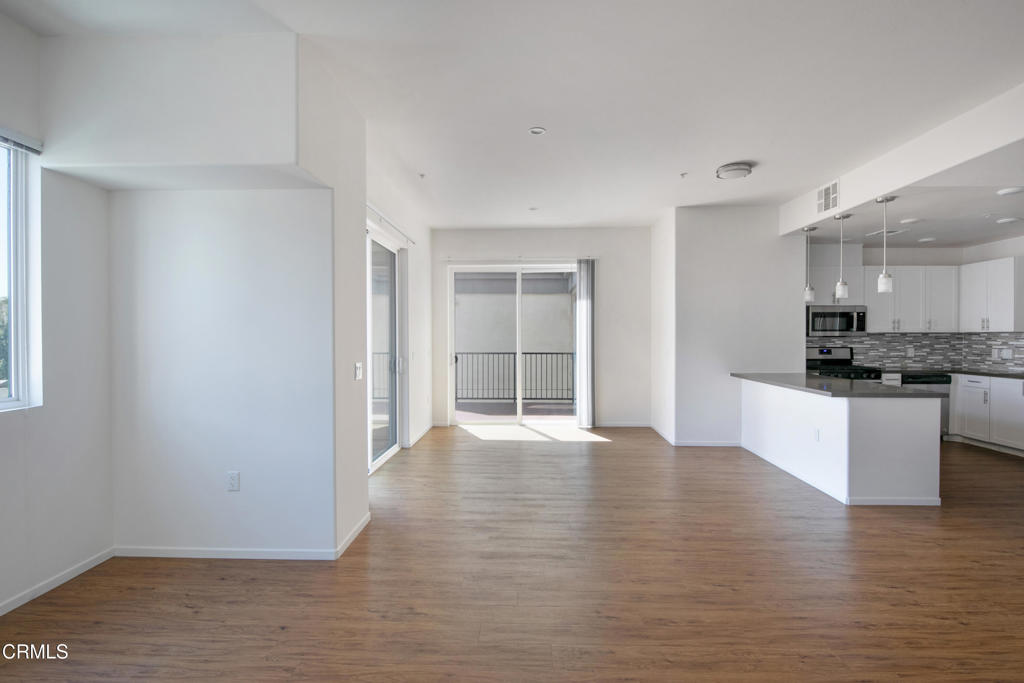 124 W Colorado Street 405
