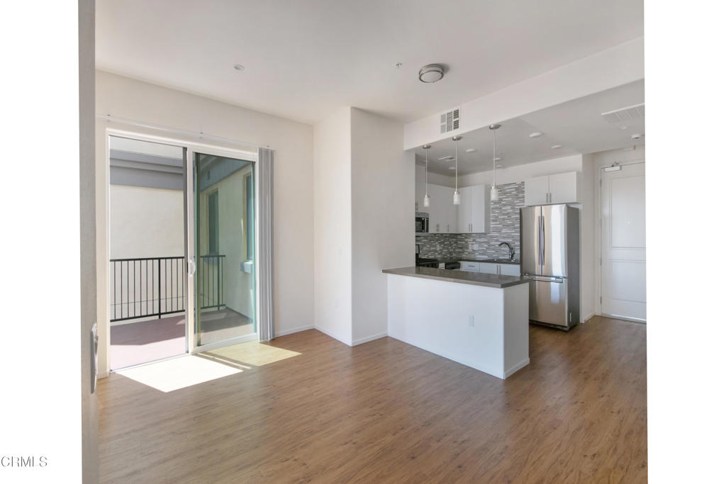 124 W Colorado Street 405