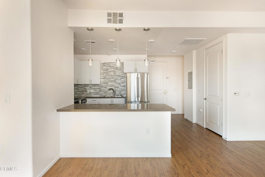 124 W Colorado Street 405
