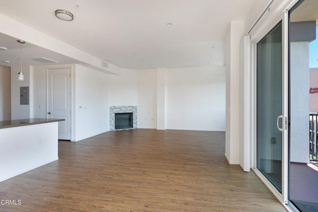 124 W Colorado Street 405