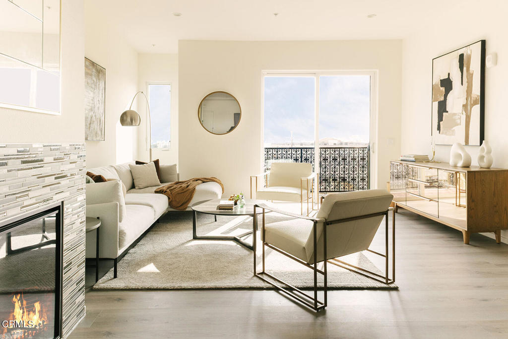 124 W Colorado Street 405