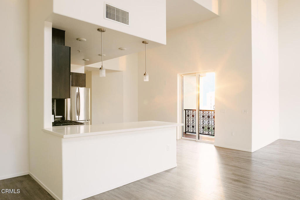 124 W Colorado Street 511
