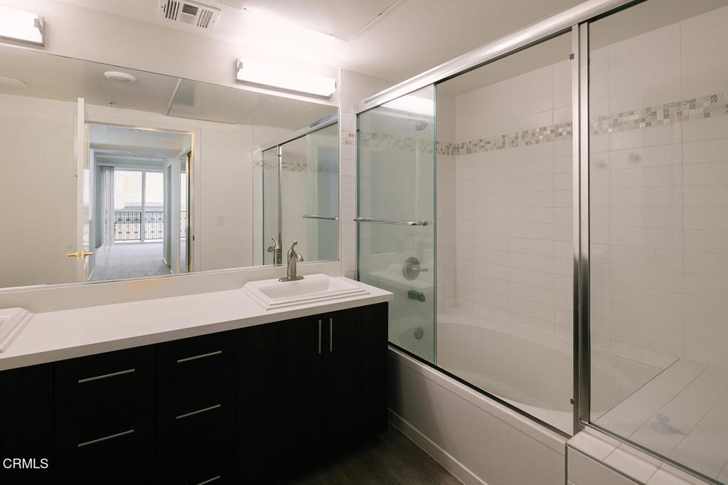 124 W Colorado Street 511