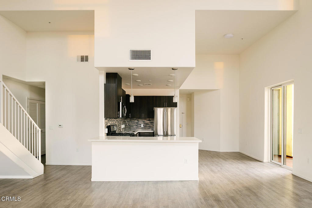 124 W Colorado Street 511