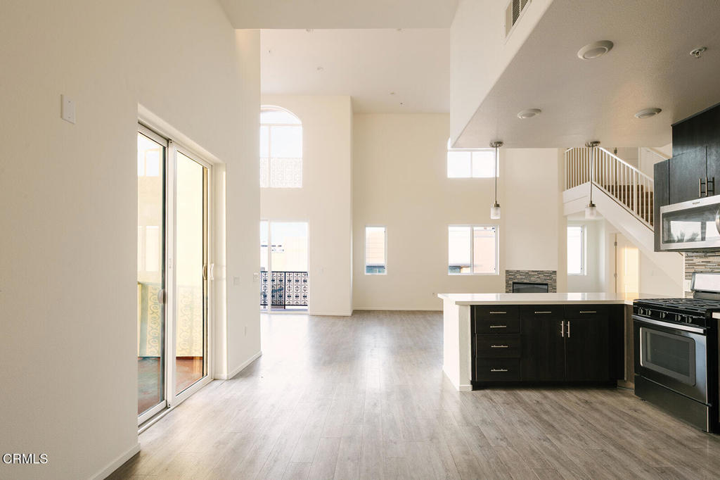 124 W Colorado Street 511