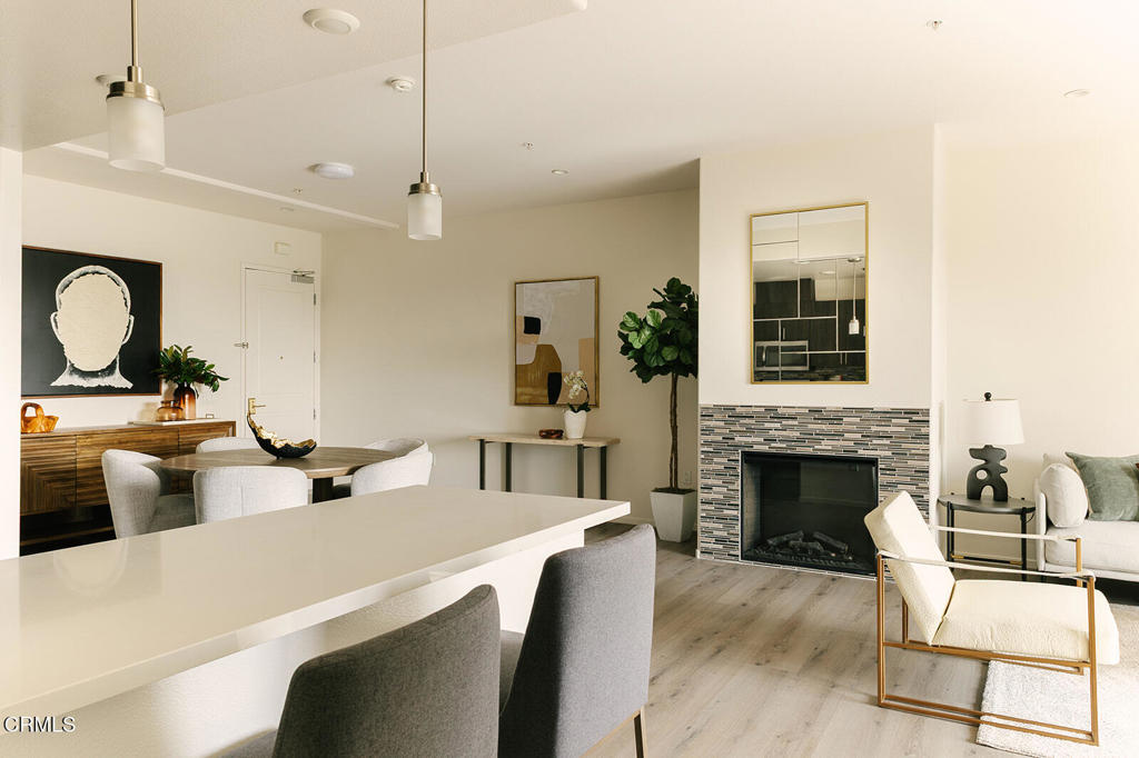 124 W Colorado Street 101