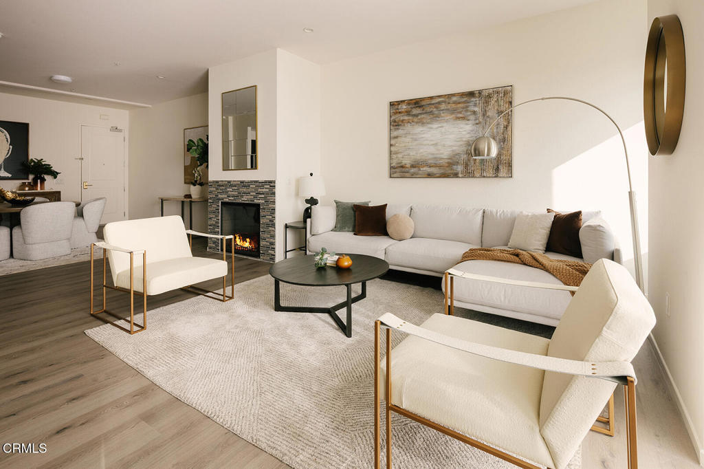 124 W Colorado Street 101
