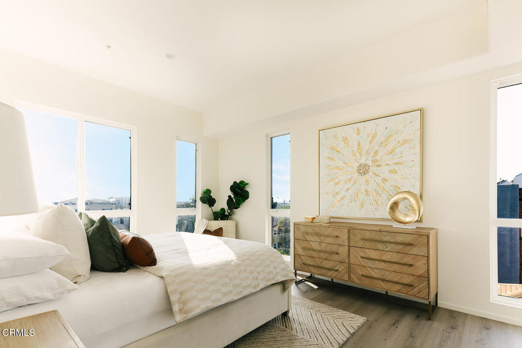 124 W Colorado Street 101