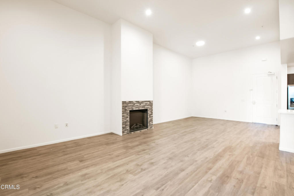 124 W Colorado Street 101