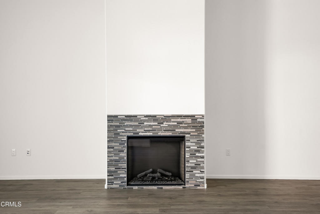 124 W Colorado Street 101