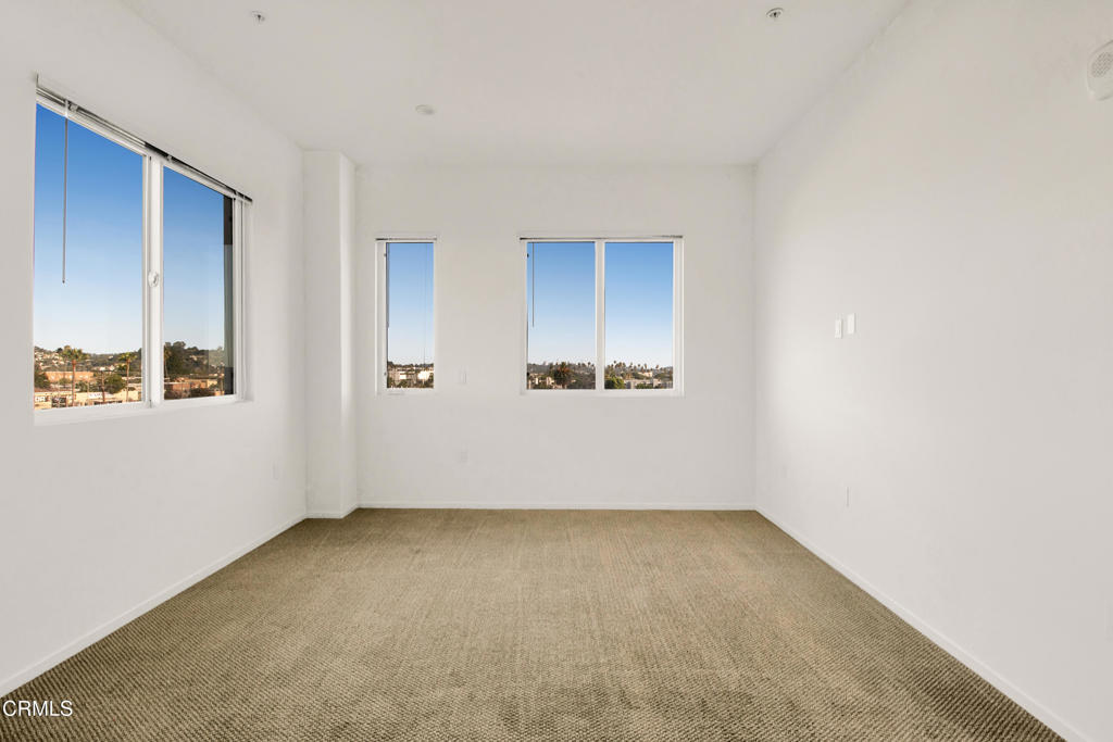 124 W Colorado Street 401