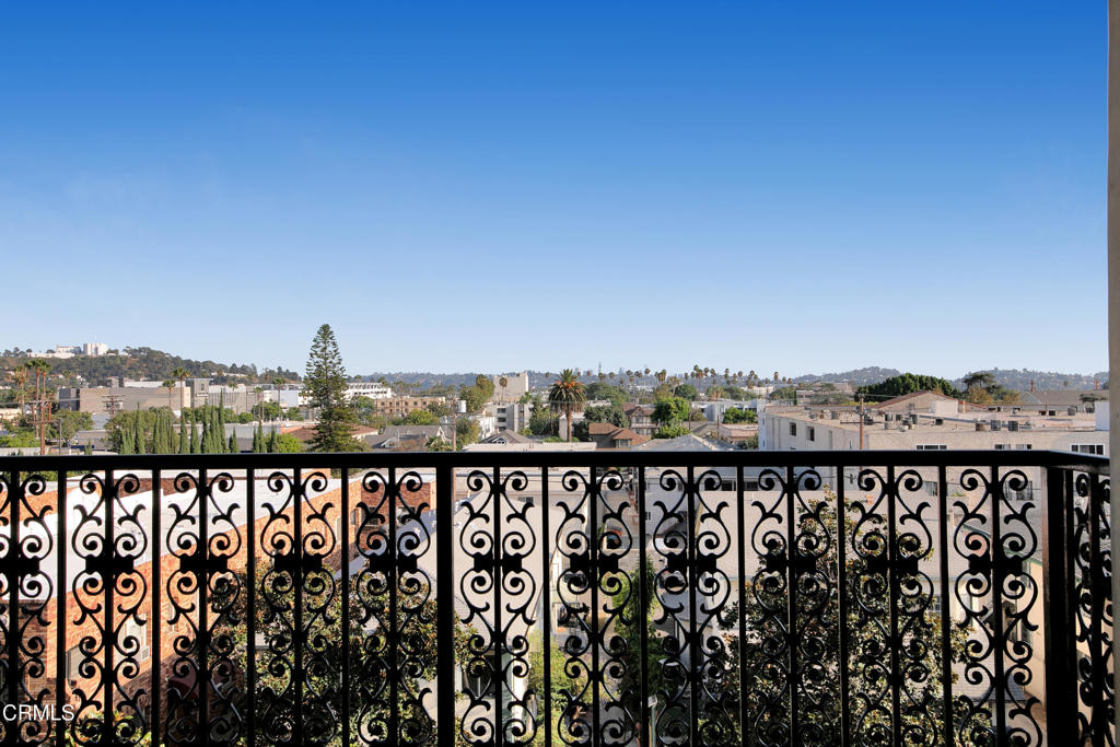 124 W Colorado Street 401