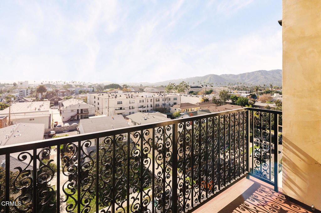124 W Colorado Street 401