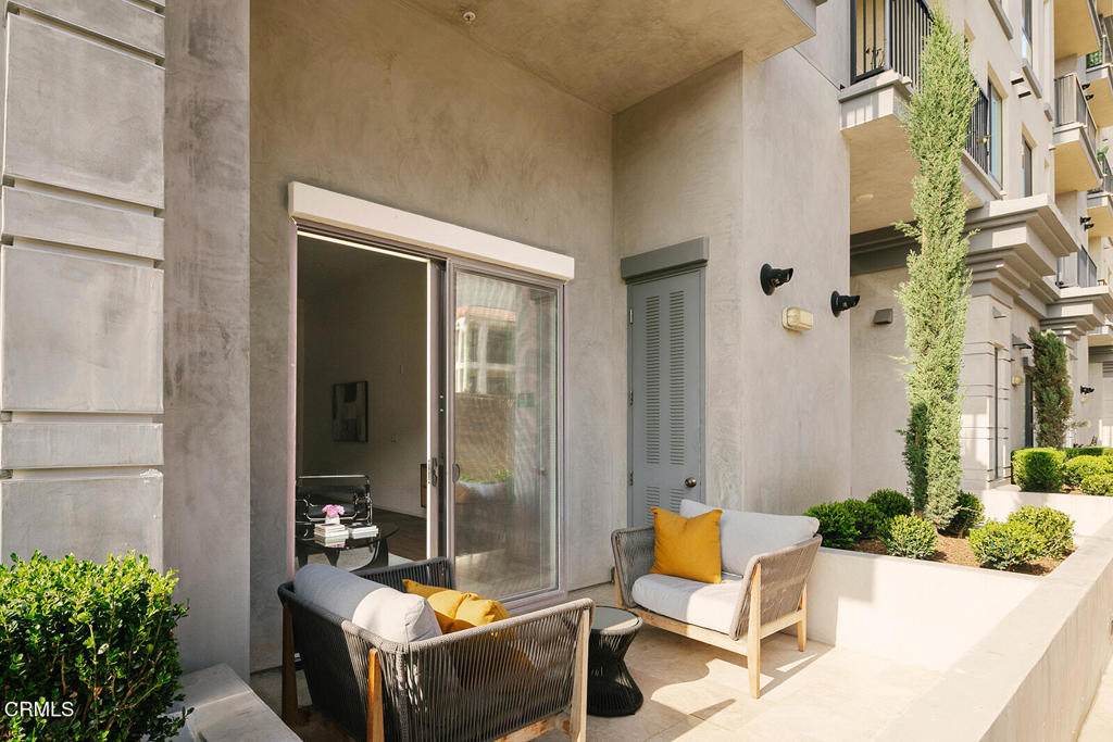 124 W Colorado Street 108